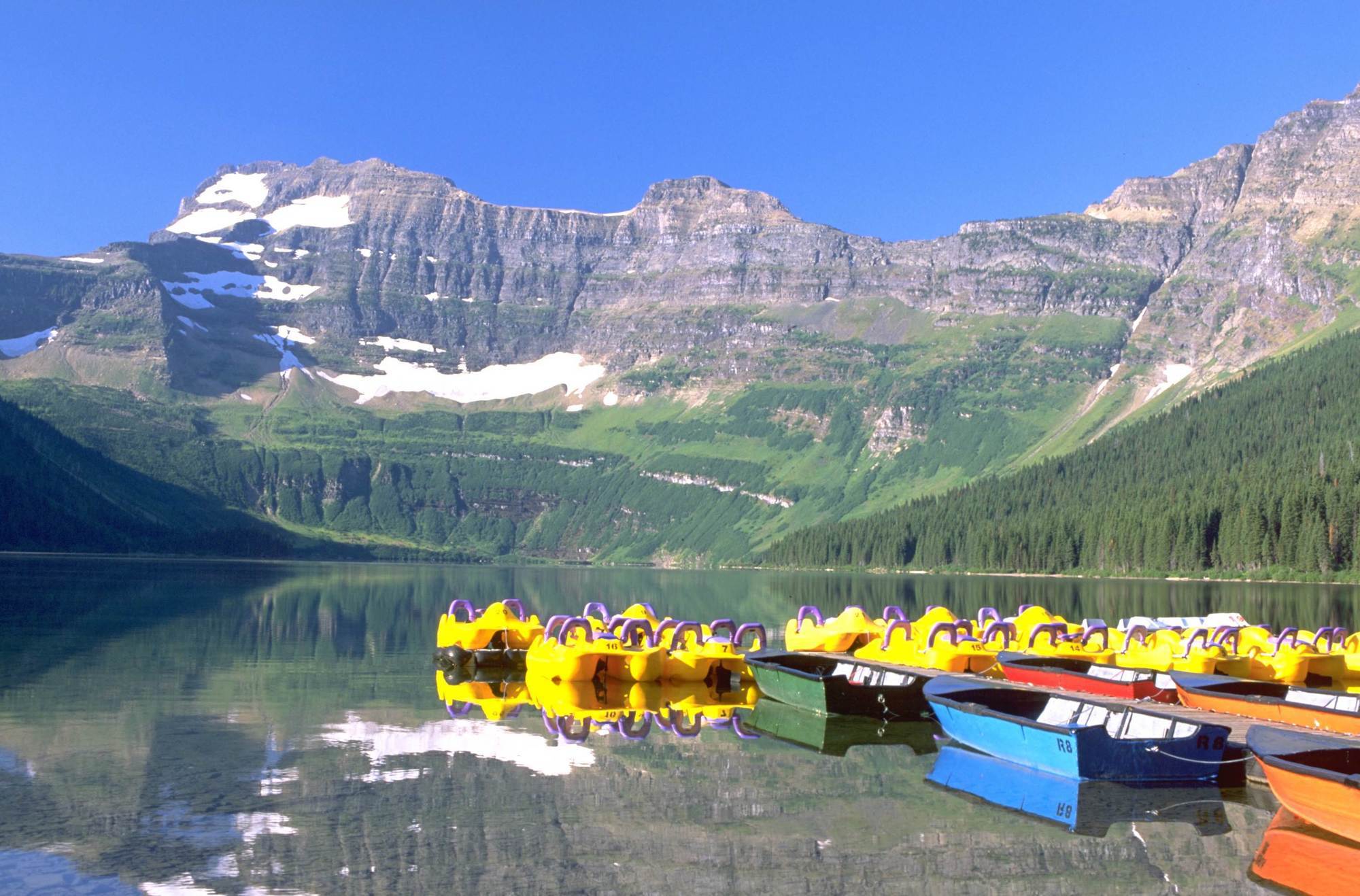 Waterton Glacier Suites Eksteriør bilde